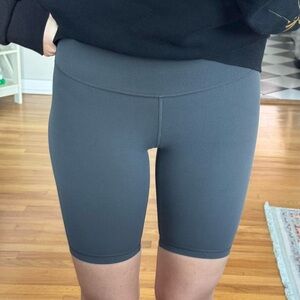 lululemon athletica Mid-Rise Bike Shorts — Gray